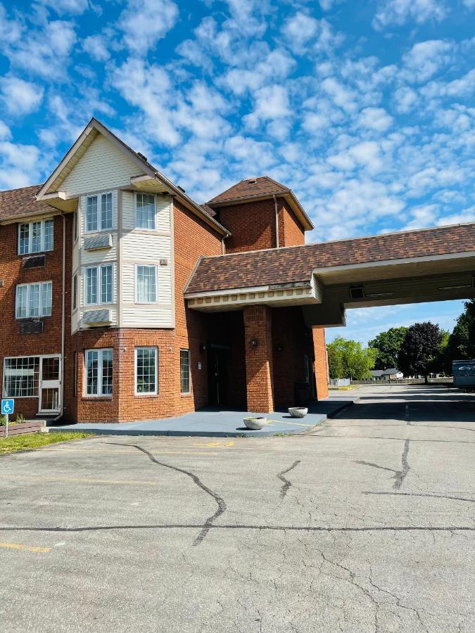 Travelodge By Wyndham Niagara Falls Lundys Lane المظهر الخارجي الصورة