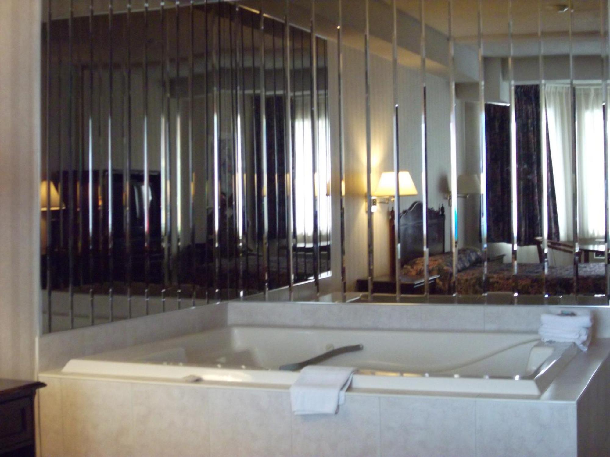 Travelodge By Wyndham Niagara Falls Lundys Lane المظهر الخارجي الصورة