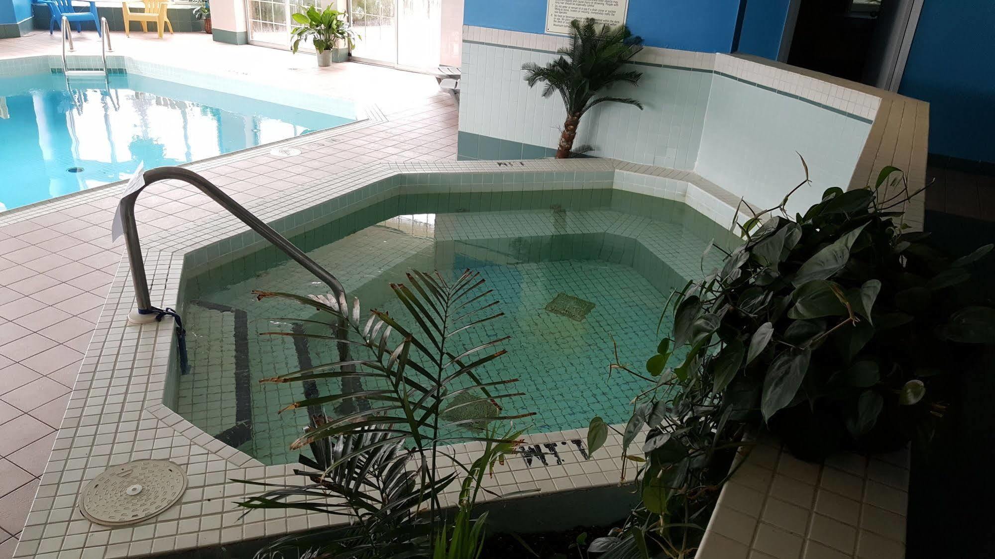 Travelodge By Wyndham Niagara Falls Lundys Lane المظهر الخارجي الصورة